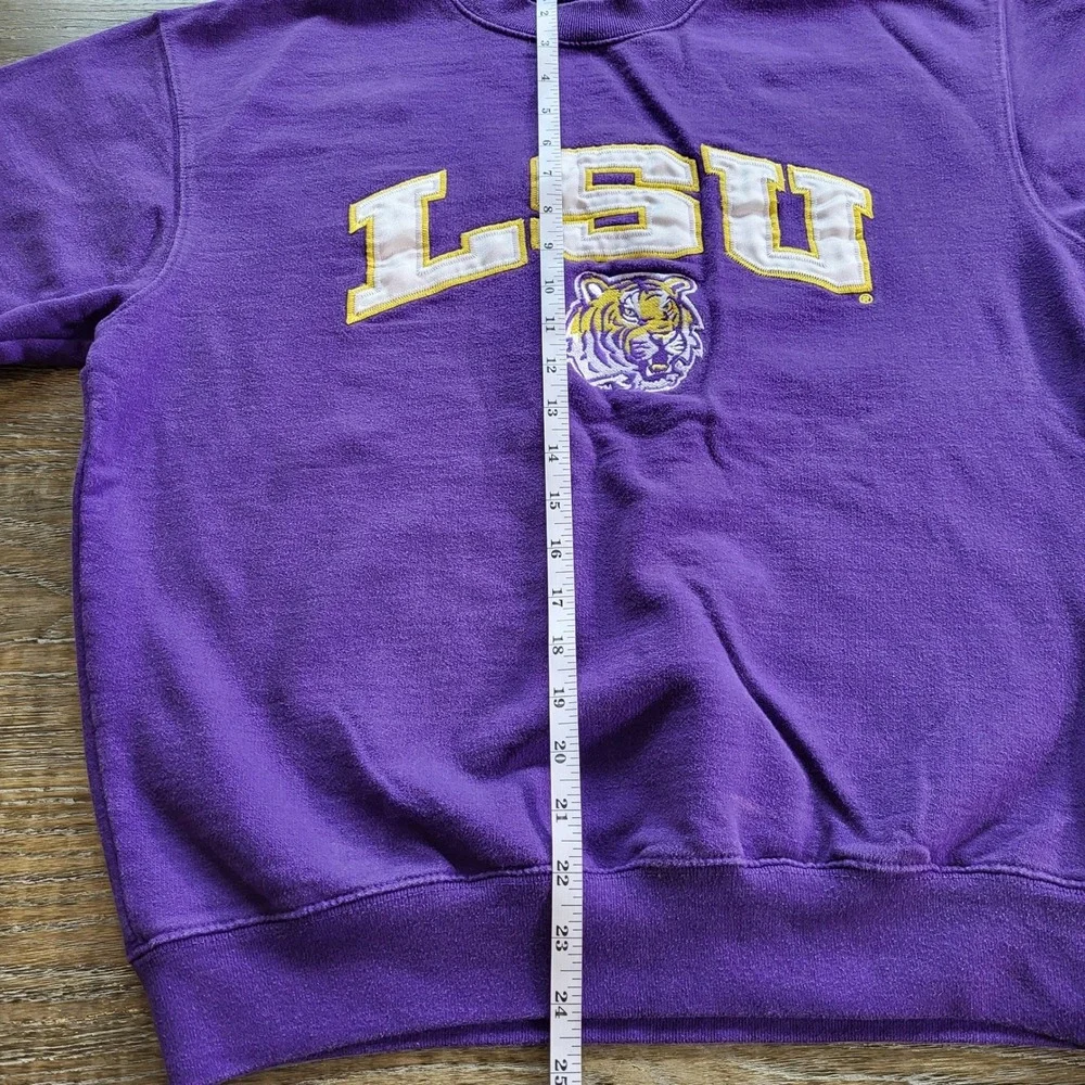 LSU Tigers Crewneck Sweatshirt Purple Adult Medium Embroidered Logo NCAA Fleece